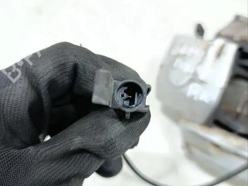 Left front brake caliper MASERATI GRAN TURISMO I 4.2 | BP33292069M105 - Image 6