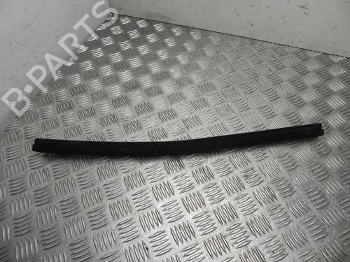 rubber-door-seal-tesla-model-s-5yjs-2012-37545389 main image