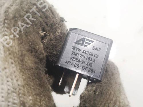 Electronic sensor SKODA SUPERB II (3T4) 2.0 TDI | BP33098382M84 - Image 3