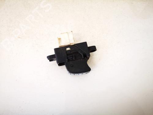 switch-nissan-almera-ii-hatchback-n16-2000-33076781 main image
