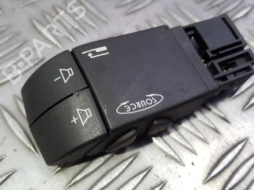 Used Steering wheel controls Steering wheel controls 35678069 35678069