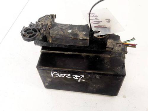 Used Fuse box Fuse box NISSAN PRIMERA Hatchback (P12) 2.2 Di (126 hp) 32956375 32956375
