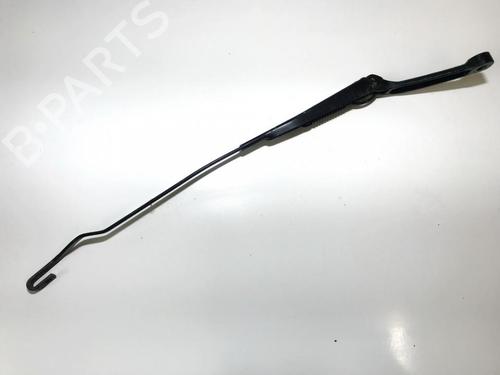 Used Front windshield wiper arm Front windshield wiper arm 33507931 33507931