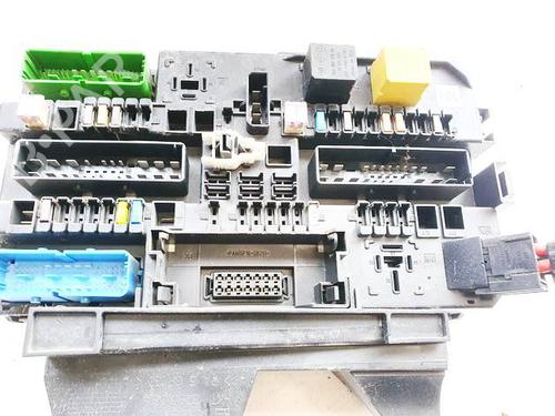 Used Fuse box Fuse box 36896070 36896070