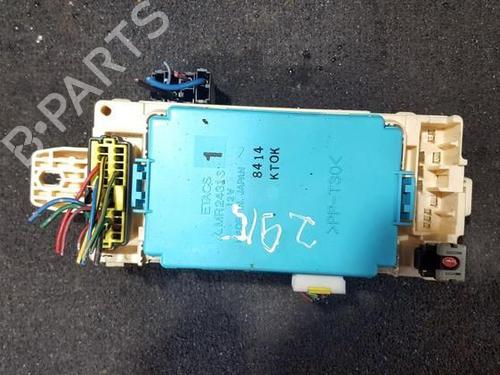 Used Fuse box Fuse box 33483002 33483002
