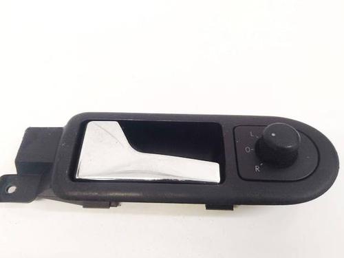 Used Front left interior door handle Front left interior door handle VW GOLF IV (1J1) 1.9 TDI (101 hp) 35099780 35099780