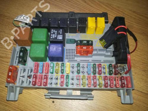 Used Fuse box Fuse box 33501238 33501238