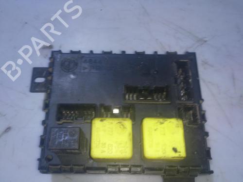Used Fuse box Fuse box FIAT BRAVO I (182_) 1.4 (182.AA) (80 hp) 33504577 33504577
