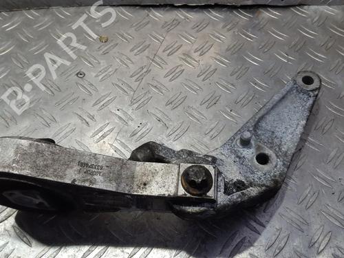 Used Engine mount Engine mount OPEL CORSA D (S07) 1.2 (L08, L68) (80 hp) 33482829 33482829