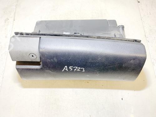 Used Glove box Glove box MERCEDES-BENZ E-CLASS (W210) E 290 Turbo-D (210.017) (129 hp) 35872524 35872524