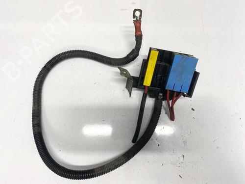Used Fuse box Fuse box OPEL ASTRA F Hatchback (T92) 1.7 TD (F08, M08, F68, M68) (68 hp) 32582083 32582083