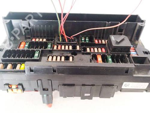 Used Fuse box Fuse box 37253733 37253733