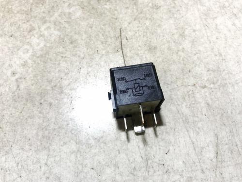 Used Electronic sensor Electronic sensor MERCEDES-BENZ A-CLASS (W168) A 170 CDI (168.008) (90 hp) 33098871 33098871