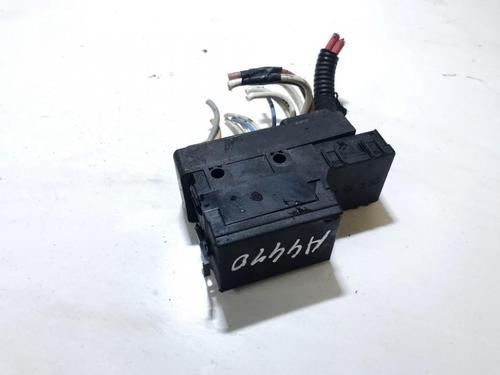 Used Fuse box Fuse box PEUGEOT 306 Hatchback (7A, 7C, N3, N5) 1.8 (101 hp) 33508952 33508952