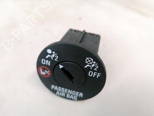 Used Switch Switch OPEL MOKKA / MOKKA X (J13) 1.7 CDTI (_76) (131 hp) 33096681 33096681