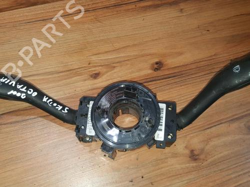 Used Warning switch Warning switch SKODA OCTAVIA I (1U2) 1.8 T (150 hp) 35709895 35709895