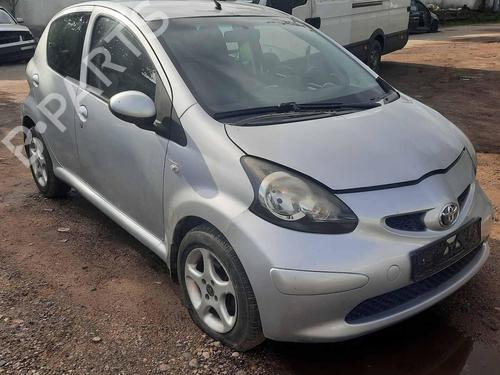 Brugte TOYOTA AYGO (_B1_) 1.0 (KGB10_, KGB10R) (68 hp) 4470460
