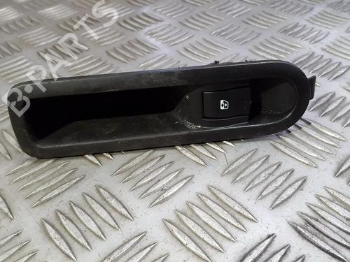 Used Switch Switch RENAULT SCÉNIC II (JM0/1_) 1.9 dCi (JM0G, JM12, JM1G, JM2C) (120 hp) 33494753 33494753