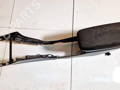 Armlæn Armlæn TOYOTA AVENSIS (_T25_) 2.0 D-4D (ADT250_, ADT250R) (126 hp) 34999839 34999839
