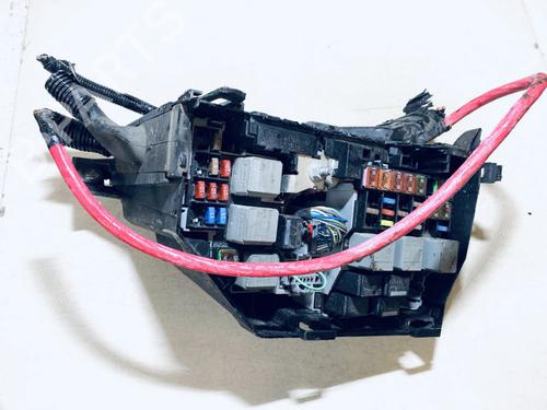 Used Fuse box Fuse box FORD MONDEO IV (BA7) 1.8 TDCi (100 hp) 33067101 33067101