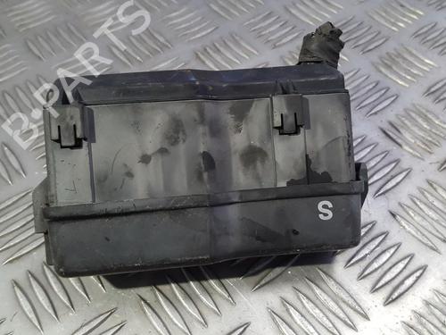 Used Fuse box Fuse box 33493214 33493214