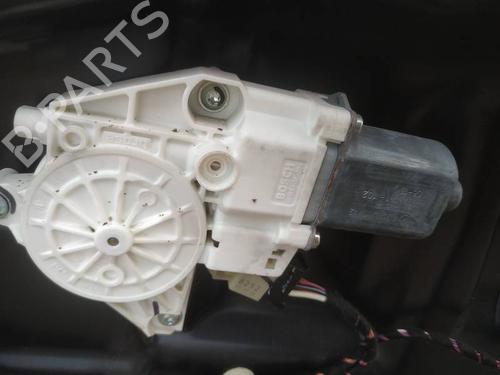Used Right front window motor Right front window motor 35358752 35358752