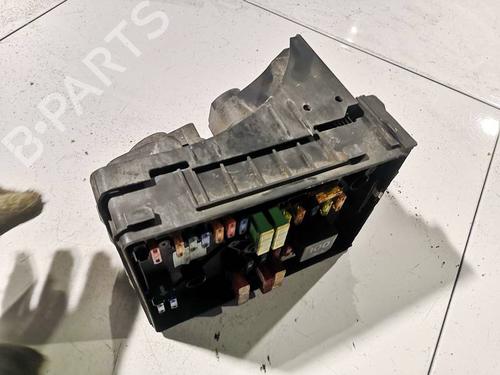Used Fuse box Fuse box 38975577 38975577