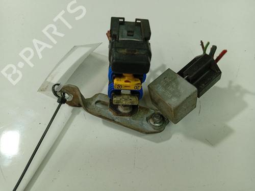 Used Fuse box JAGUAR X-TYPE I (X400) 2.1 V6 (156 hp) 32532732