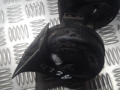 horn-audi-a4-b5-8d2-1994-1995-1996-1997-1998-1999-2000-2001-35702095 main image