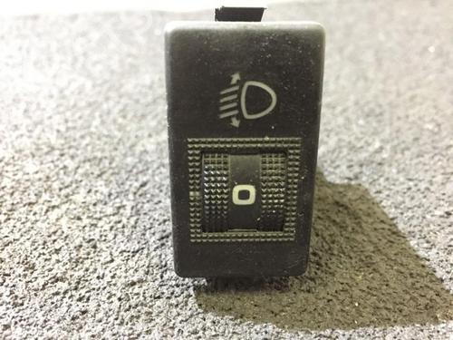 switch-audi-a4-b5-8d2-1994-1995-1996-1997-1998-1999-2000-2001-35655408 main image