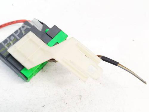 Used Fuse box Fuse box 37084504 37084504