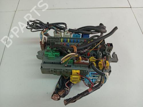 Used Fuse box Fuse box 39182840 39182840