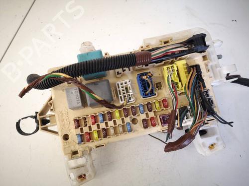 Used Fuse box Fuse box 33097820 33097820