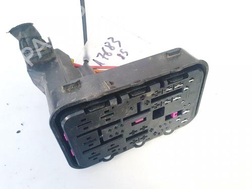 fuse-box-vw-passat-b6-3c2-2005-2006-2007-2008-2009-2010-2011-32896055 main image