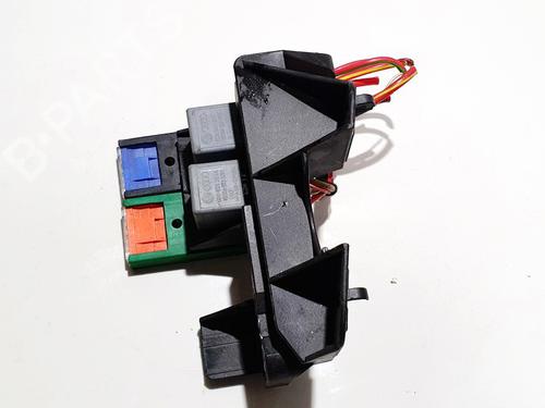 fuse-box-audi-a4-b7-8ec-2004-2005-2006-2007-2008-2009-33103516 main image