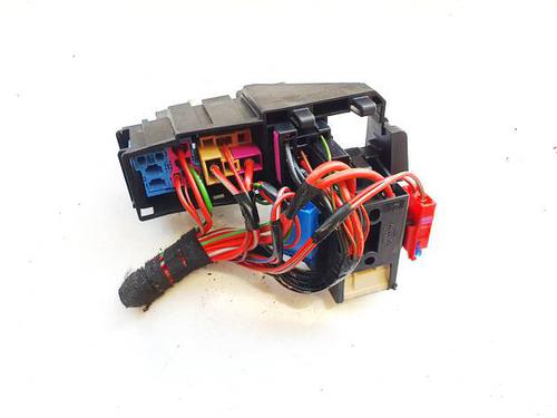 Fuse box AUDI A4 B7 (8EC) 1.9 TDI | BP38611961E1 - Image 3