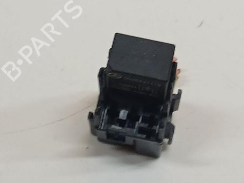 Used Fuse box Fuse box MERCEDES-BENZ A-CLASS (W168) A 170 CDI (168.008) (90 hp) 33895593 33895593