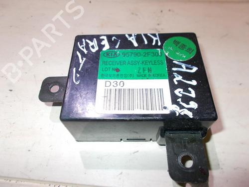 Used Electronic module Electronic module KIA CERATO I Hatchback (LD) 1.6 (105 hp) 33507148 33507148