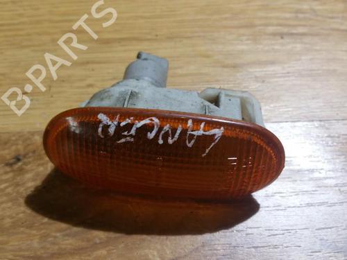 Pisca lateral direito Pisca lateral direito MITSUBISHI LANCER VI (CJ_, CP_, CK_) 1.3 12V (CK1A) (75 hp) 35651743 35651743