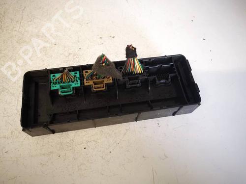 Used Fuse box Fuse box 38006070 38006070