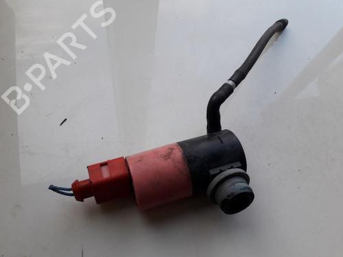 Used Washer pump Washer pump TOYOTA YARIS (_P9_) 1.4 D-4D (NLP90_, NLP90R) (90 hp) 35847913 35847913