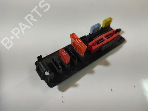 Used Fuse box CITROËN C4 I (LC_) 1.6 HDi (90 hp) 32561221