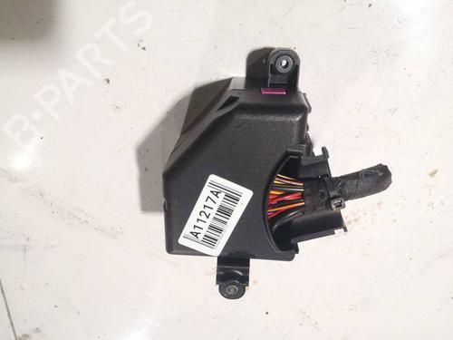 Used Fuse box Fuse box VW PASSAT B6 (3C2) 2.0 TDI (140 hp) 33250086 33250086