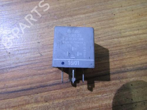 other-kia-rio-i-saloon-dc_-2000-2001-2002-2003-2004-2005-2006-33481253 main image