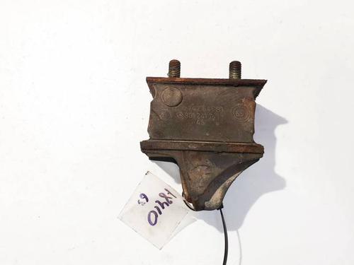Used Engine mount Engine mount VW LT 28-35 II Bus (2DB, 2DE, 2DK) 2.5 TDI (109 hp) 32930305 32930305