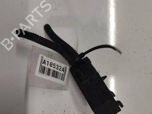 Used Fuse box Fuse box 32571633 32571633