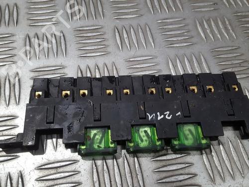 Used Fuse box Fuse box MERCEDES-BENZ C-CLASS (W202) C 220 D (202.121) (95 hp) 33501495 33501495