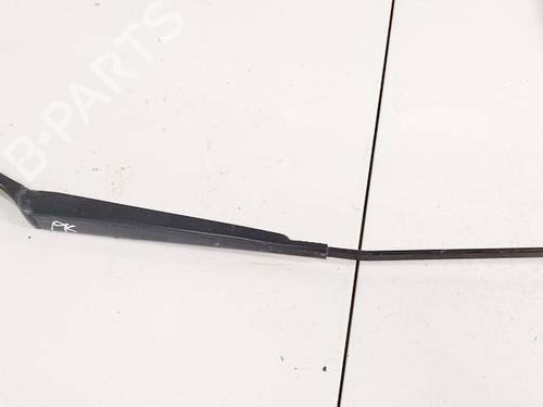 Used Front windshield wiper arm Front windshield wiper arm 37227268 37227268