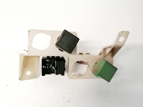 Used Fuse box Fuse box CITROËN XSARA Break (N2) 2.0 HDI 90 (90 hp) 32951332 32951332