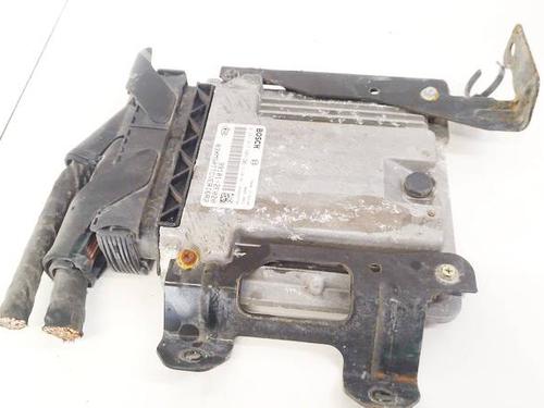 Used Engine control unit (ECU) Engine control unit (ECU) KIA SORENTO II (XM) 2.2 CRDi (197 hp) 32597388 32597388